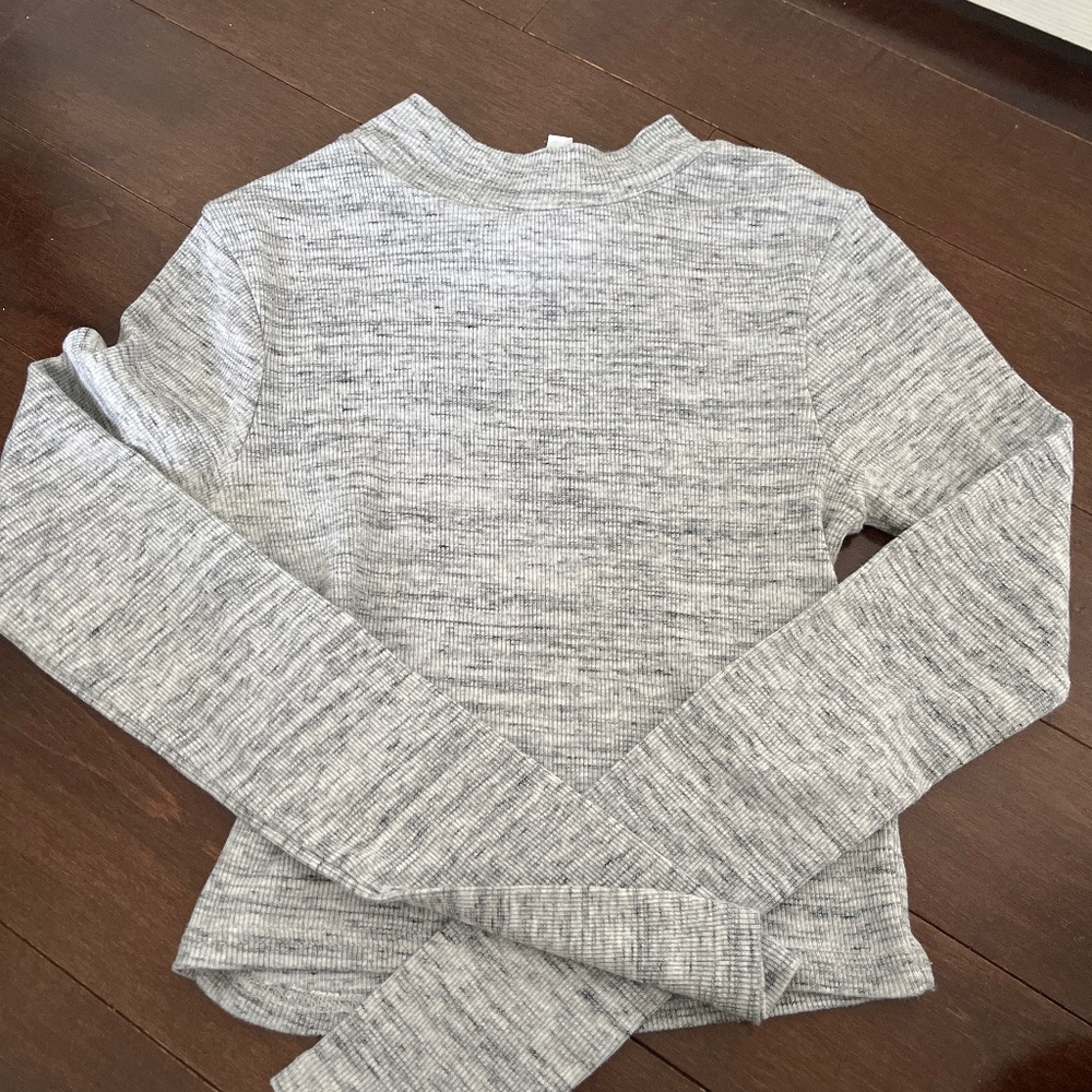 H&M grey top